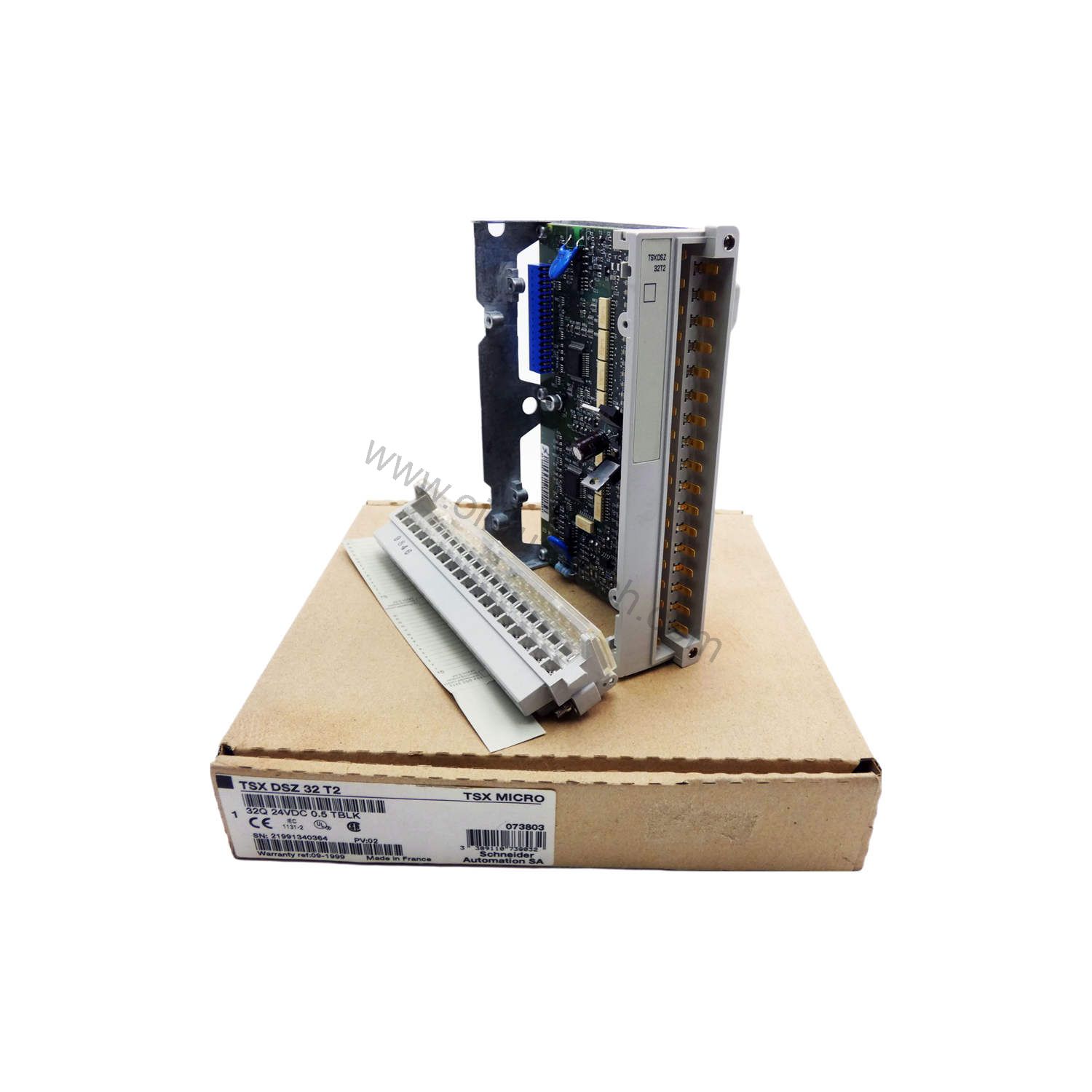 Figure 1: Front view of the Schneider TSXDSZ32T2 industrial automation component showing its physical design and enclosure.