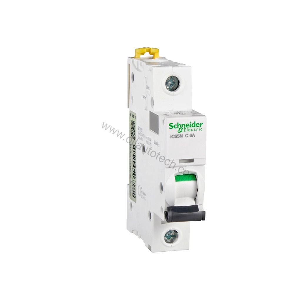 Figure 1: Front view of the Schneider iC60N 1P C32 industrial automation component showing its physical design and enclosure.
